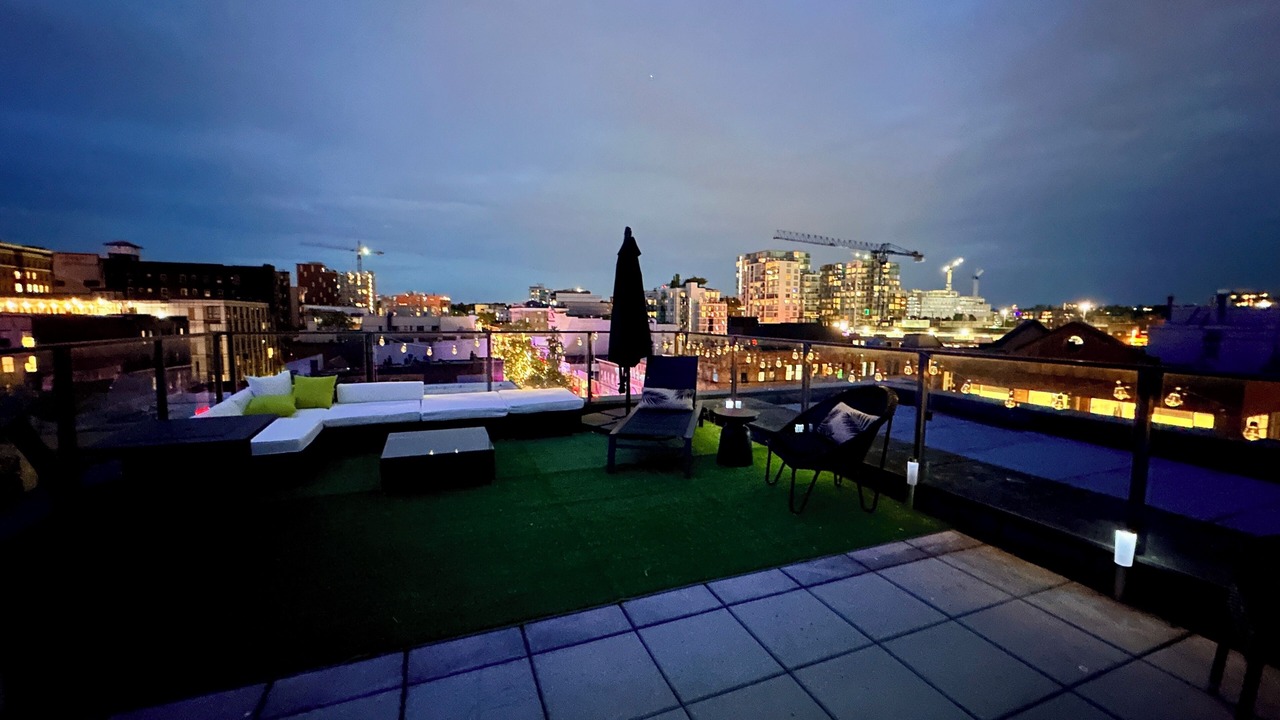 Photo of Patio Balcony in Chinatown