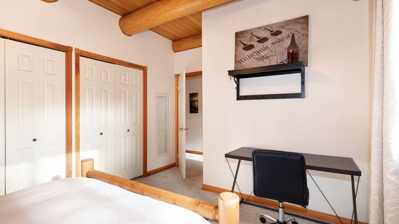 Photo of Bedroom in Scotch Creek