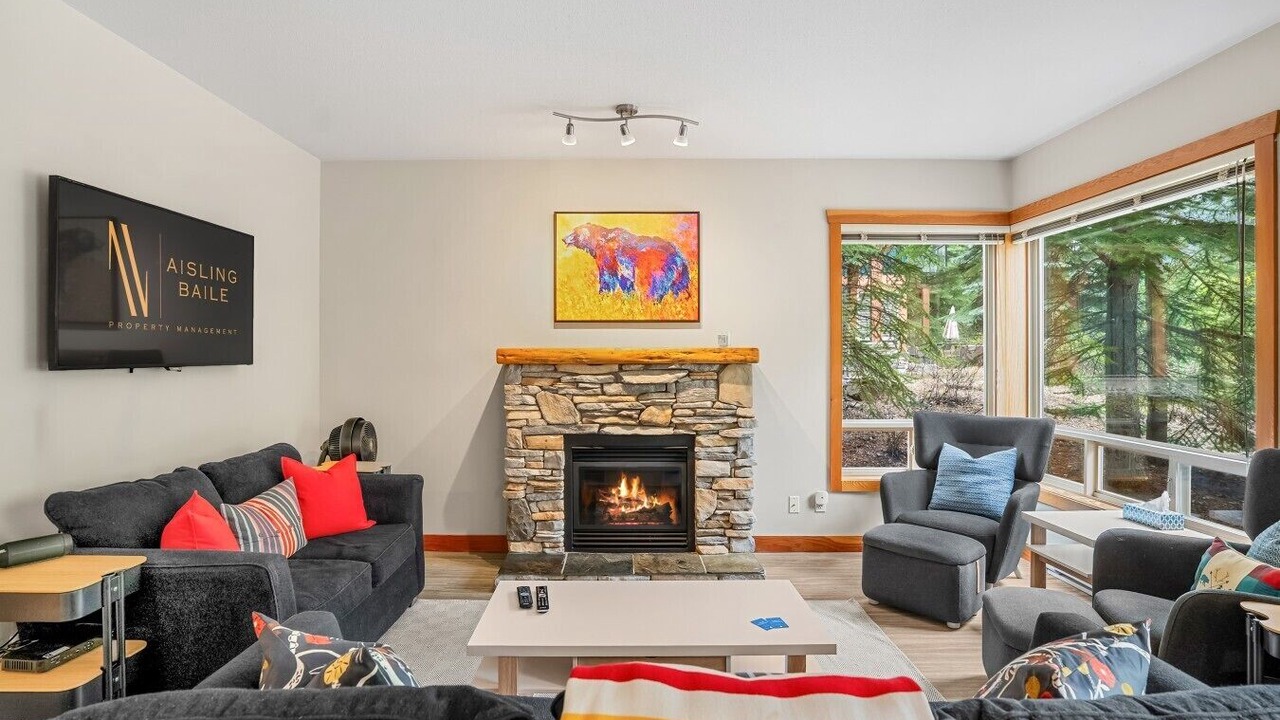 Photo of Livingroom in East Kootenay