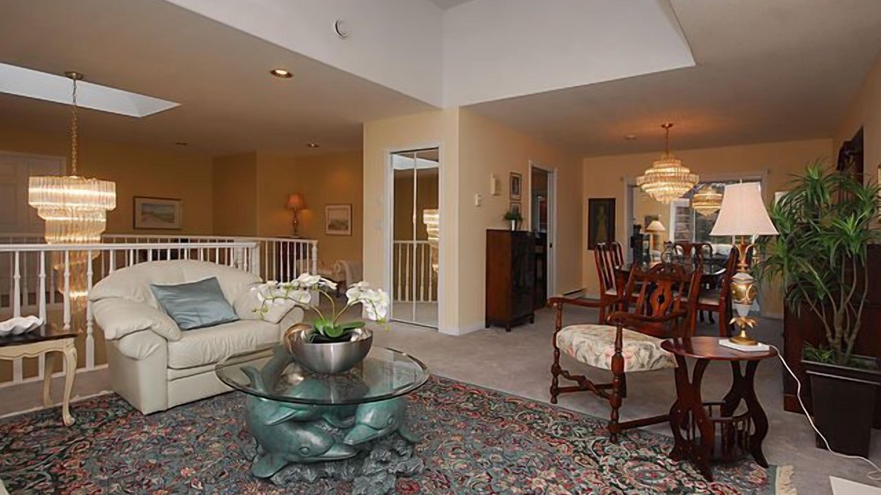 Photo of Livingroom in Cordova Bay