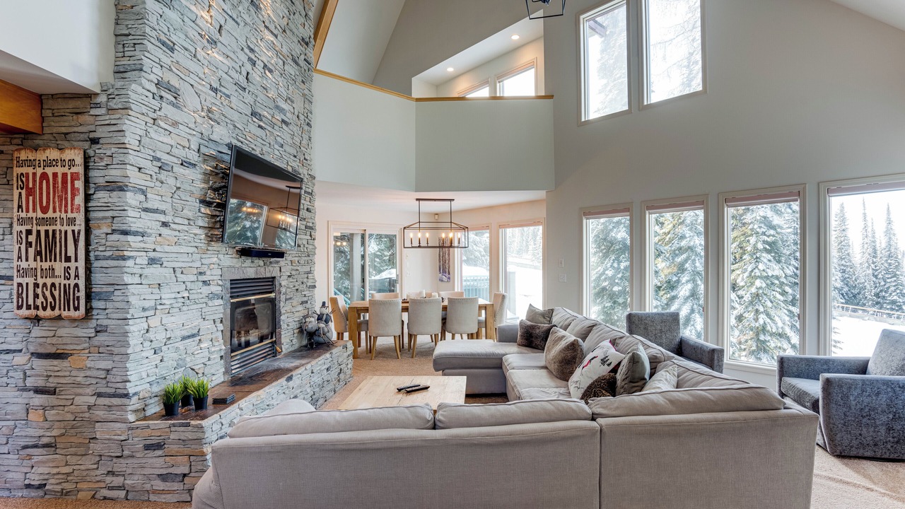 Photo of Livingroom in Silver Star Mountain