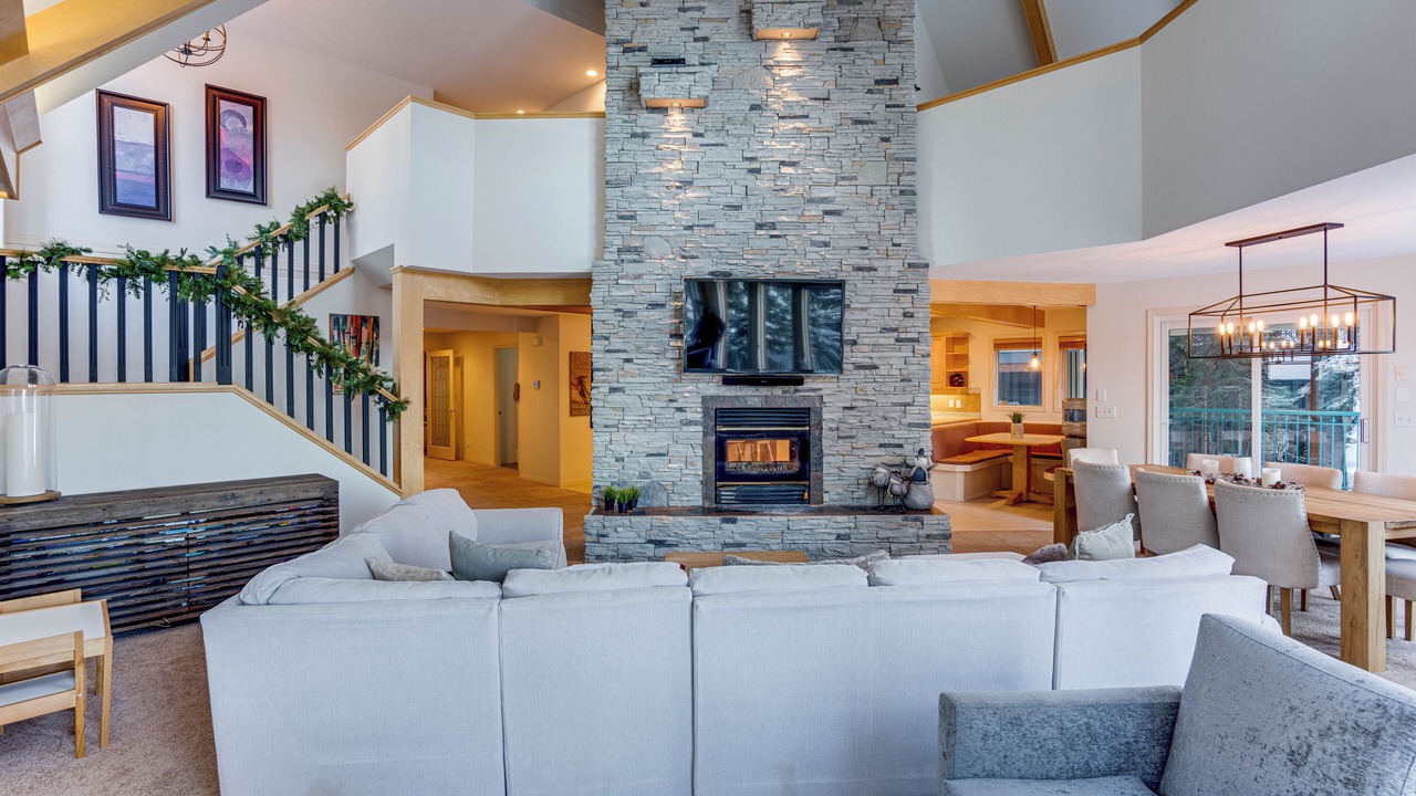 Photo of Livingroom in Silver Star Mountain