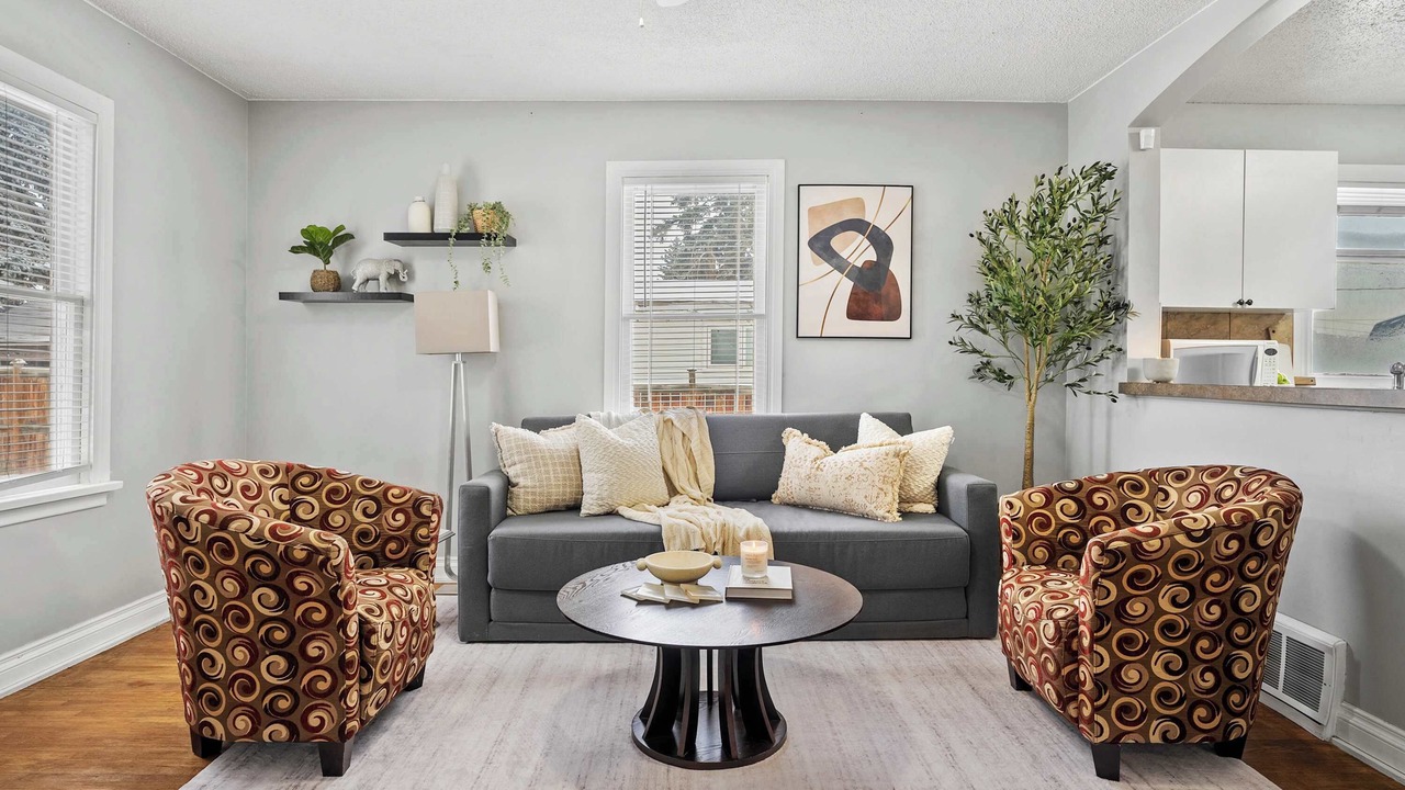 Photo of Livingroom in Sylvan Lake