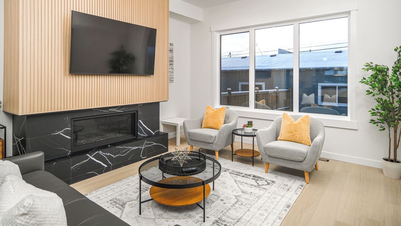 Photo of Livingroom in Banff Trail