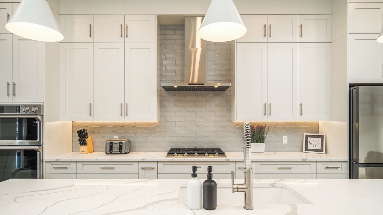 Photo of Kitchen in Banff Trail