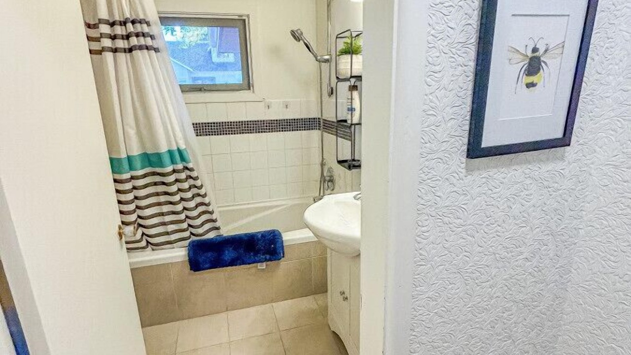 Photo of Bathroom in Okanagan-Similkameen