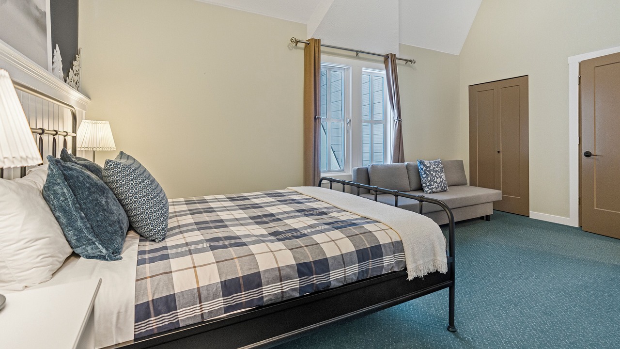 Photo of Bedroom in Silver Star Mountain
