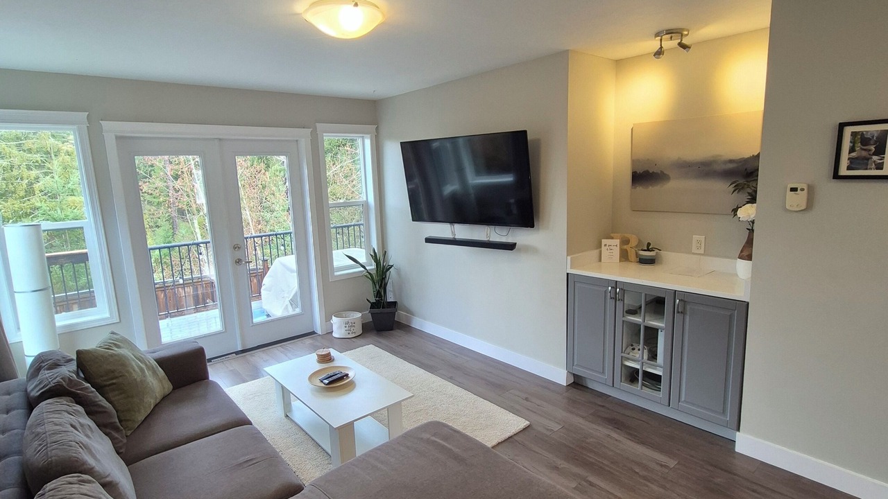 Photo of Livingroom in Shawnigan Lake