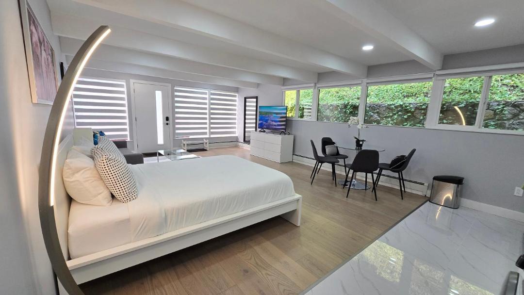Photo of Others in West Vancouver