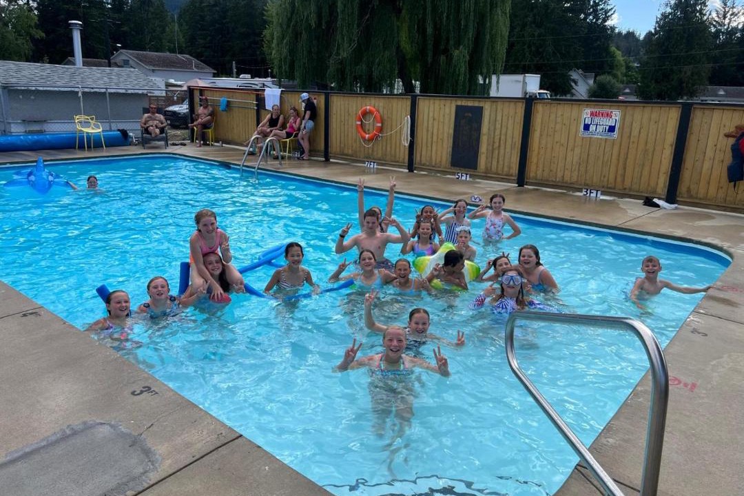 Photo of Others in Sicamous