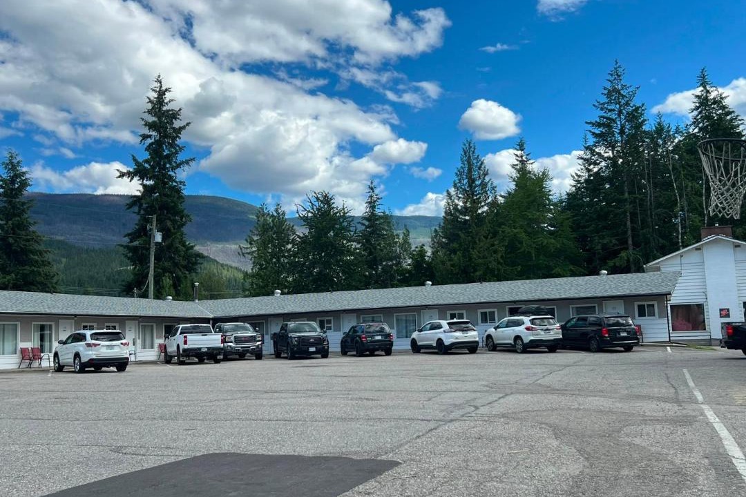 Photo of Others in Sicamous