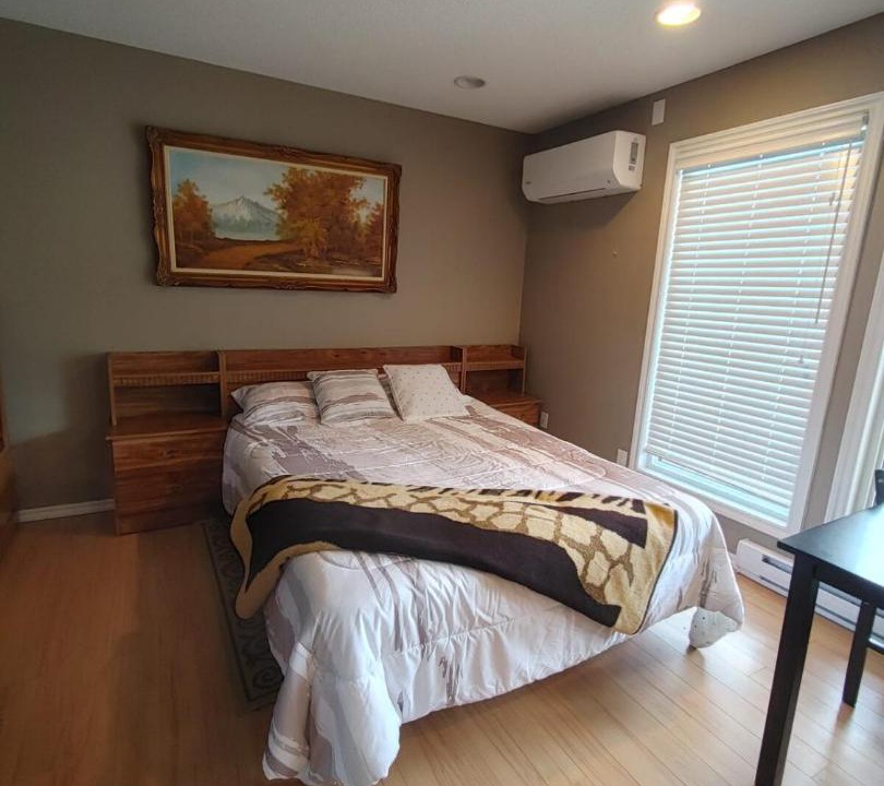 Photo of Bedroom in Departure Bay