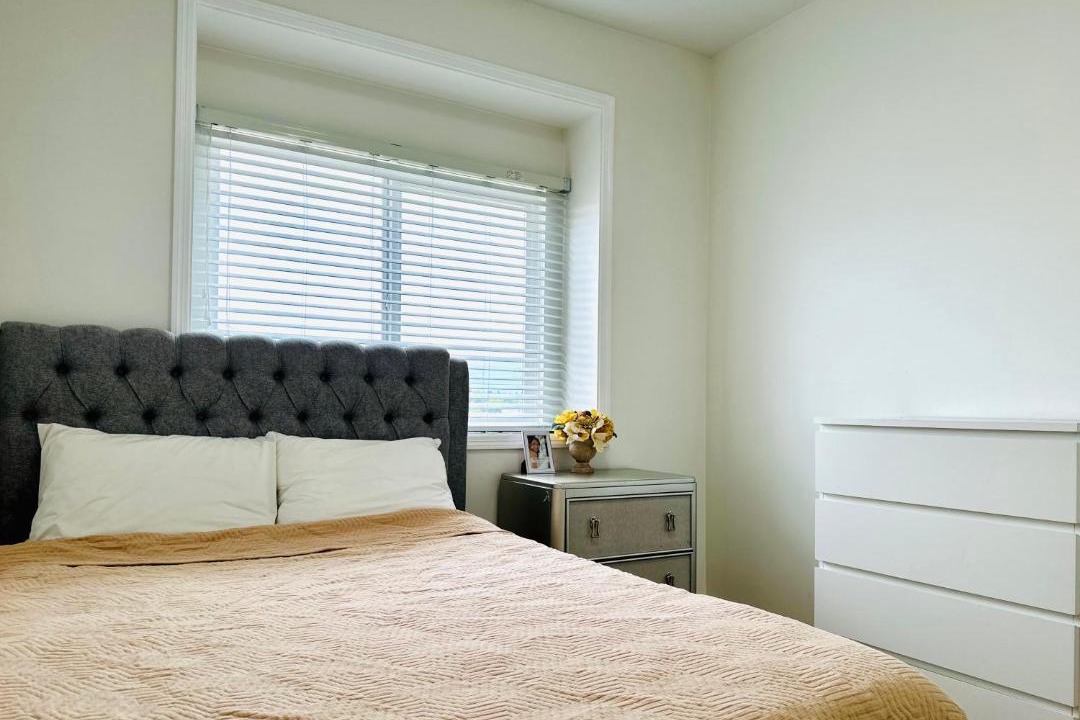 Photo of Bedroom in Renfrew-Collingwood