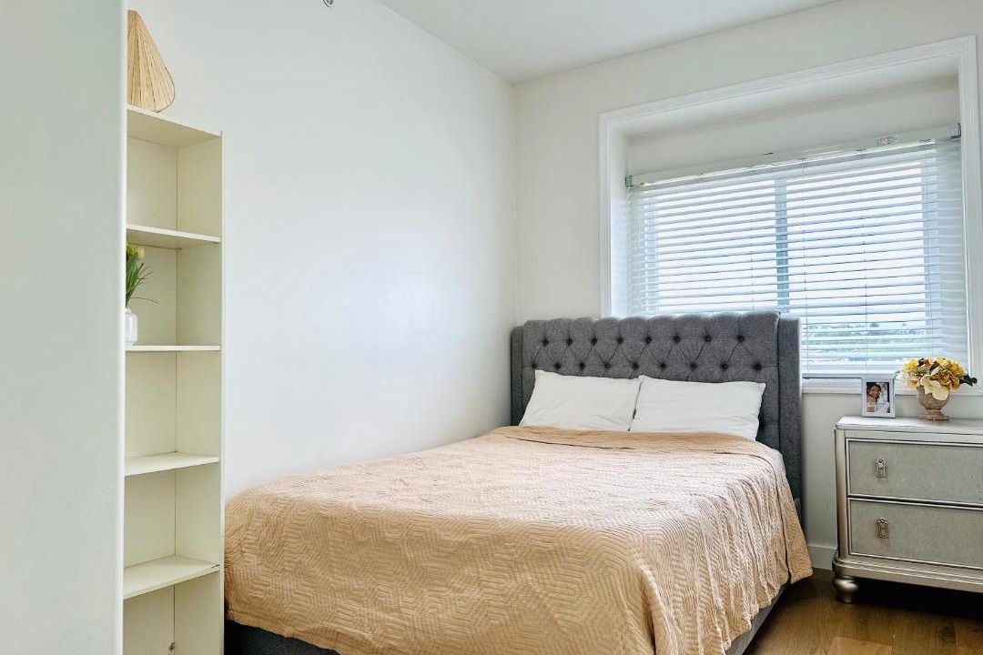 Photo of Bedroom in Renfrew-Collingwood