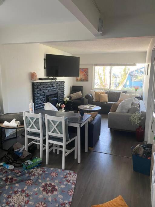 Photo of Livingroom in Kitsilano