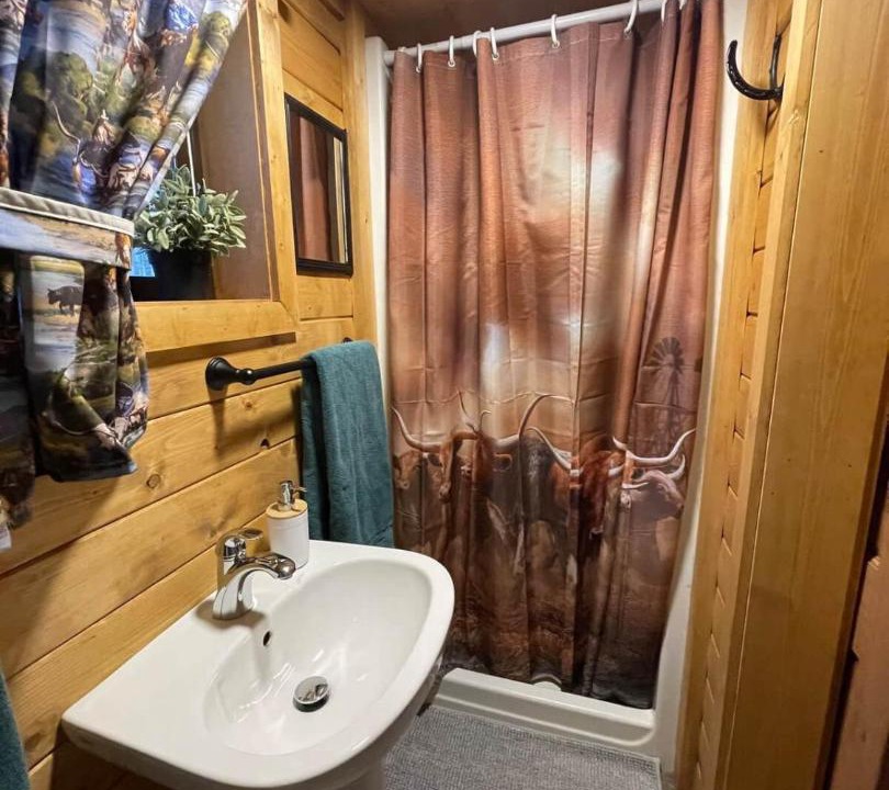 Photo of Bathroom in Division No. 11
