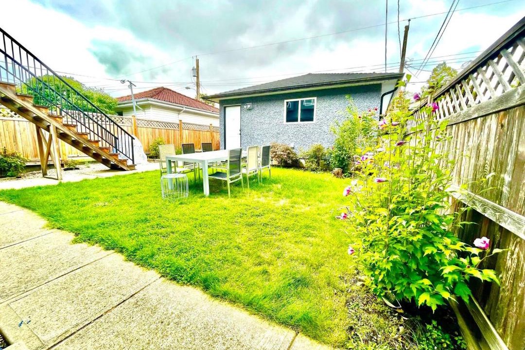 Photo of Others in Renfrew-Collingwood