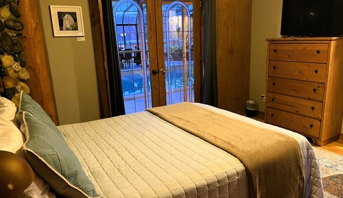 Classic Room, Pool View