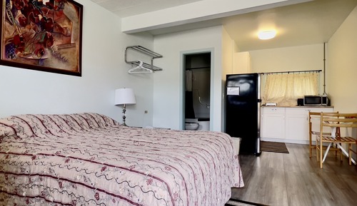One Bed Kitchenette