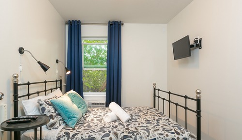 Private Room with Shared Washroom
