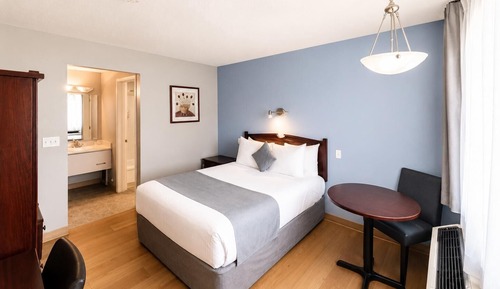 Room, 1 Queen Bed, Non Smoking (Pet-Friendly)