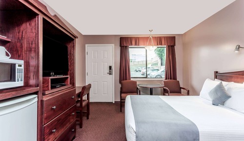 Efficiency, Room, 2 Queen Bed, Non Smoking