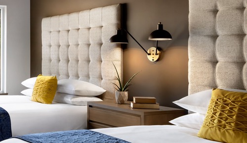 Room, 2 Queen Beds, Mountain View