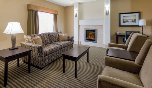 Room, 2 Queen Beds, Non Smoking, Fireplace (with Sofabed)