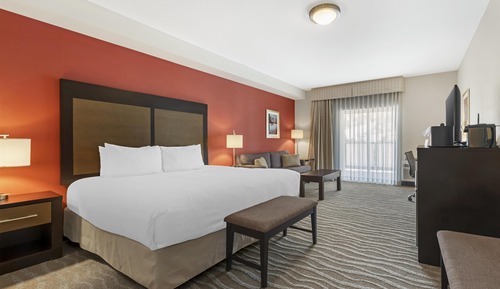 Standard Room, 1 King Bed, Accessible, Balcony (Balcony)