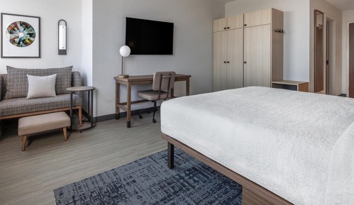 Room, 1 King Bed, Connecting