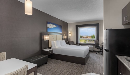 Suite, 1 Queen Bed (Additional Living Area)