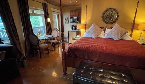 Suite, 1 King Bed, Patio, Ocean View African Queen