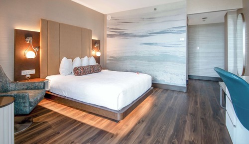 Premium Room, 1 Queen Bed (Coast Premium Queen)