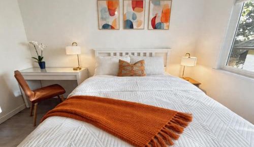 Queen Room with Shared Bathroom