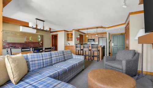 Two-Bedroom Two Kings Premier Suite