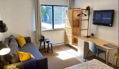 One-Bedroom Apartment