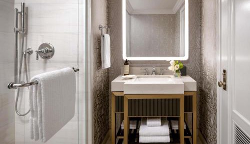 Fairmont Queen Room