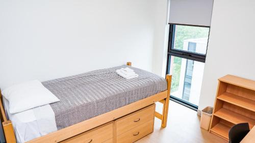 Budget Single Room, Shared Bathroom