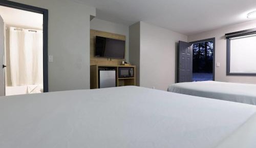 Queen Room with Two Queen Beds - Non-Smoking