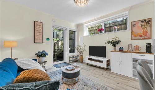 Two-Bedroom Deluxe Apartment with Garden View