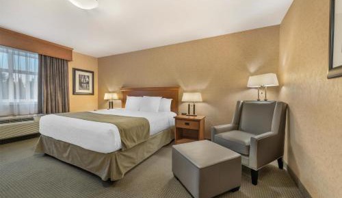 One-Bedroom Suite with One King Bed, One Queen Bed and Sofa Bed - Non-Smoking