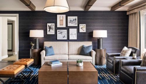 One-Bedroom King Suite with Slopeside View