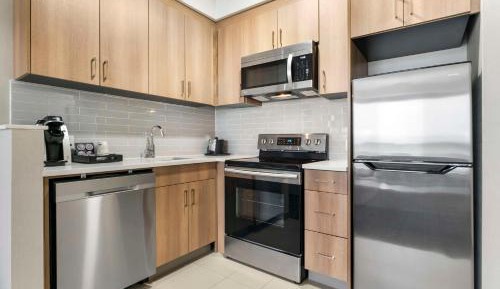 One-Bedroom King Suite