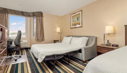 Standard Queen Room with Sofa Bed and City View