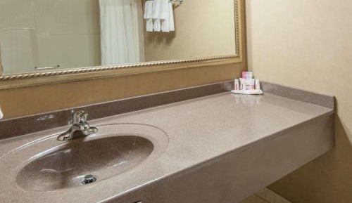 Family Suite with One King Bed and Two Twin Beds - Non-Smoking