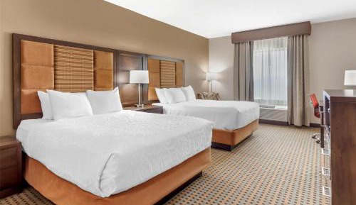 Queen Room with Two Queen Beds and Bath Tub - Disability Access/Non-Smoking 