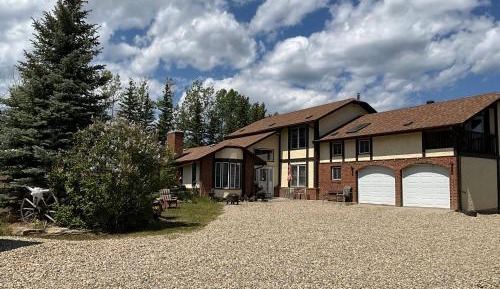 Deluxe Double or Twin Room with Mountain View