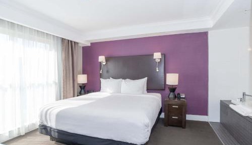 Jacuzzi Suite, 1 King Bed, City View