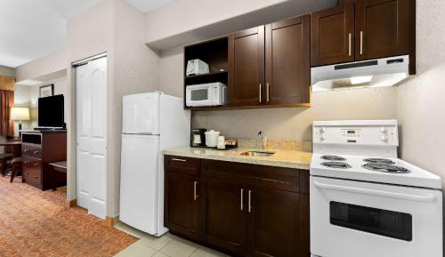 Deluxe Queen Room with Two Queen Beds - Non-Smoking
