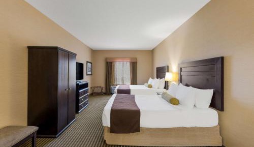 Deluxe Queen Suite